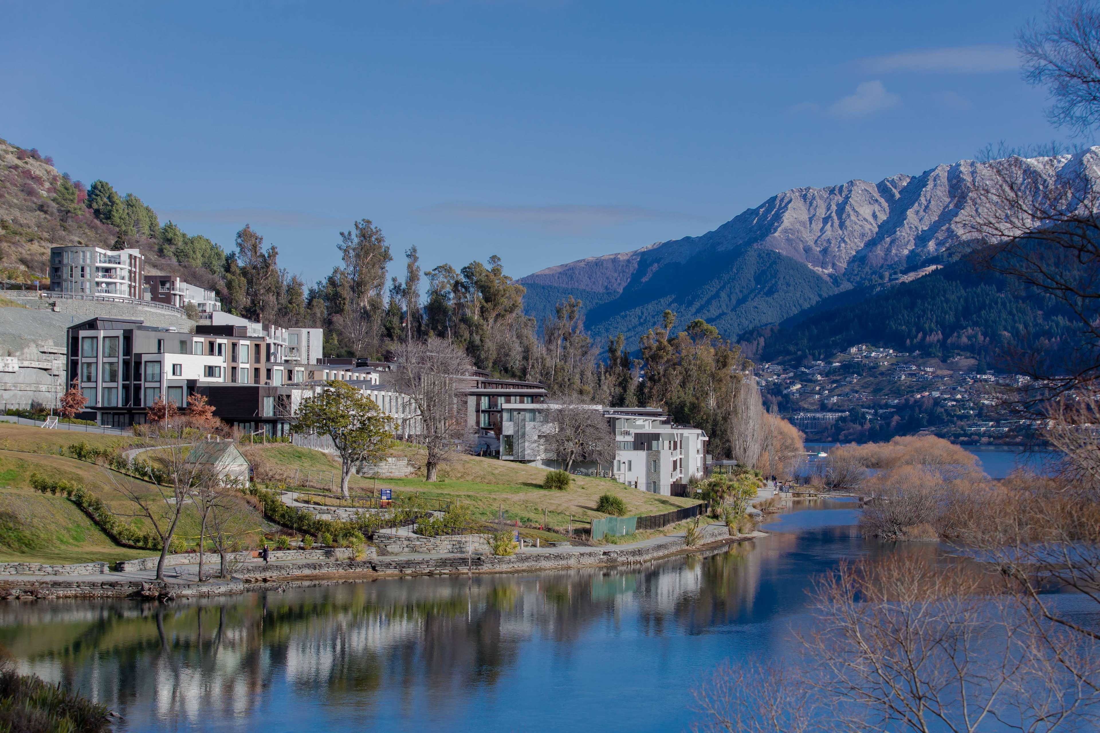 Hilton Queenstown Resort & Spa Resort 5*