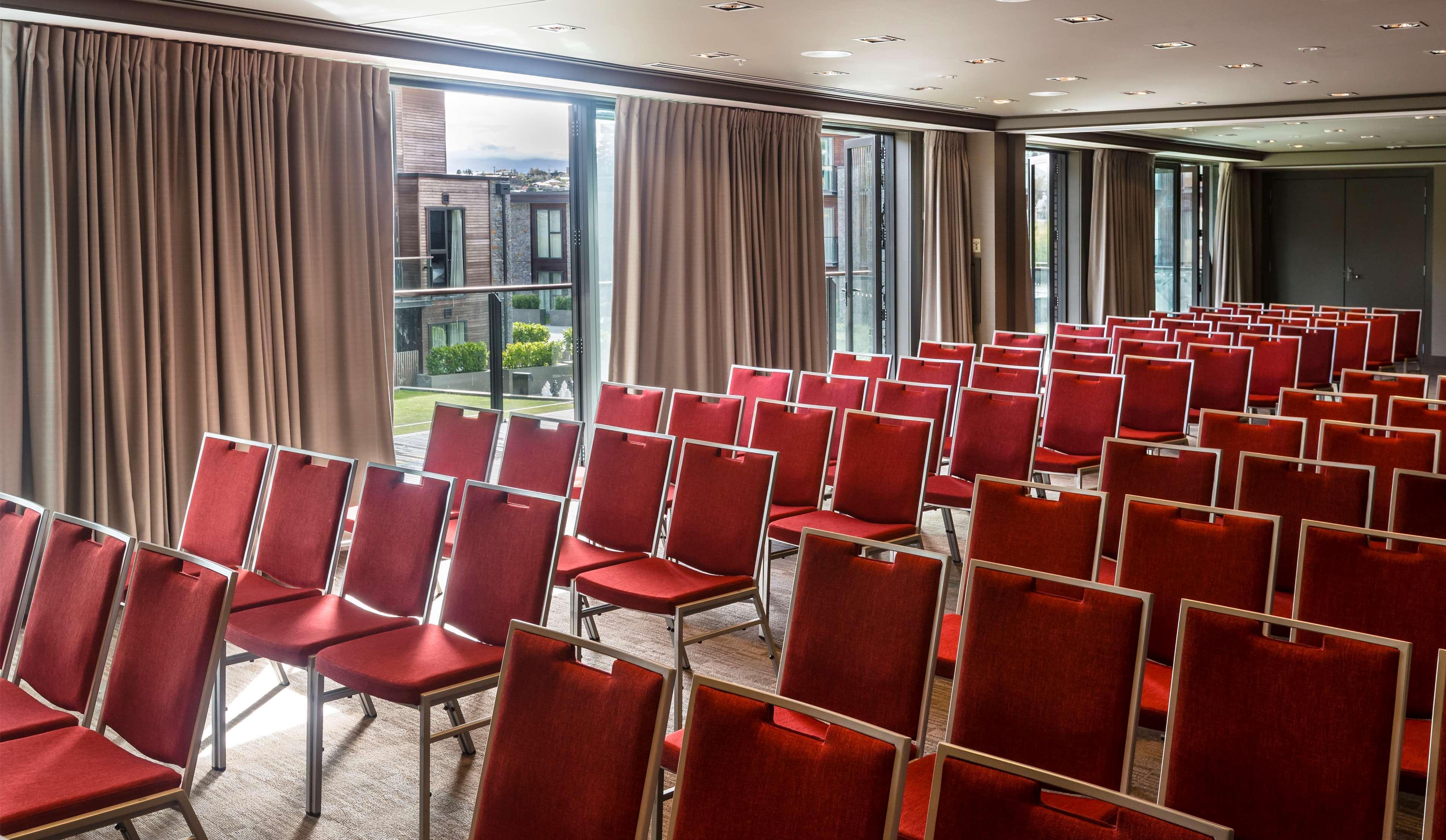 Hilton Queenstown Resort & Spa Resort 5*